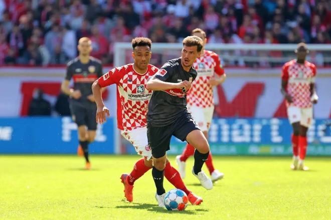 不是一个人 不是一个人