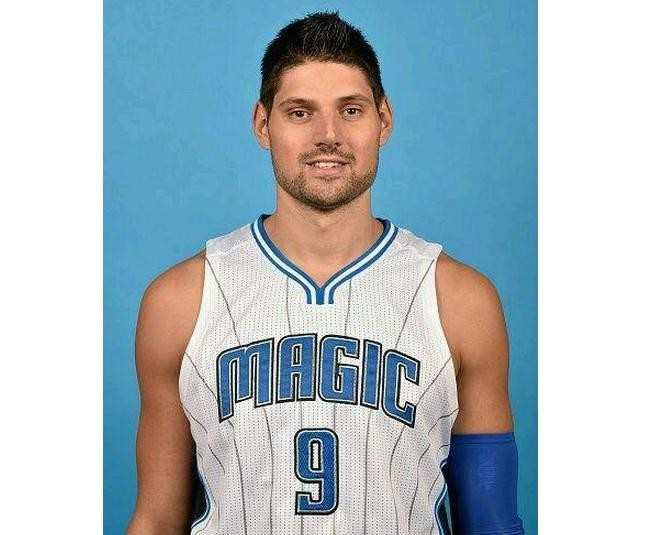 與莊嚴穩重 與莊嚴穩重