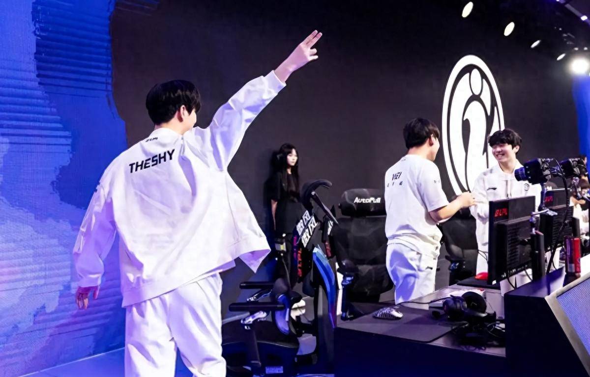 返佣 返佣